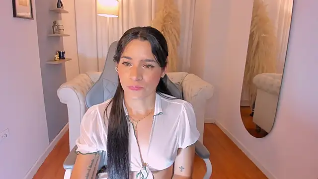 Snapshot of hanna_mils chatting on February 2026 03:50:01 AM hanna mils online show from February 2026 03:50:01 AM