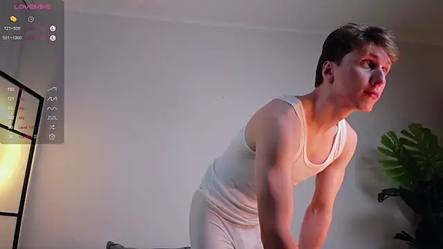 Adrian Dee online show from October 2025 02:49:01 PM