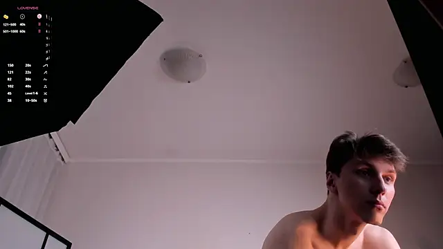 Adrian Dee online show from November 2025 03:17:02 PM