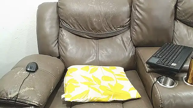 AriesCake online show from February 2026 09:56:02 PM