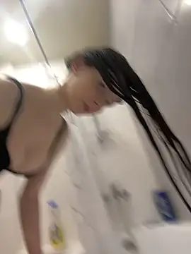 MilaBee online show from March 2025 03:57:02 PM