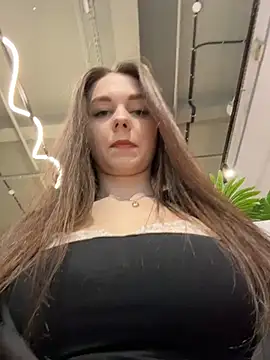 MilaBee online show from April 2026 11:13:01 AM