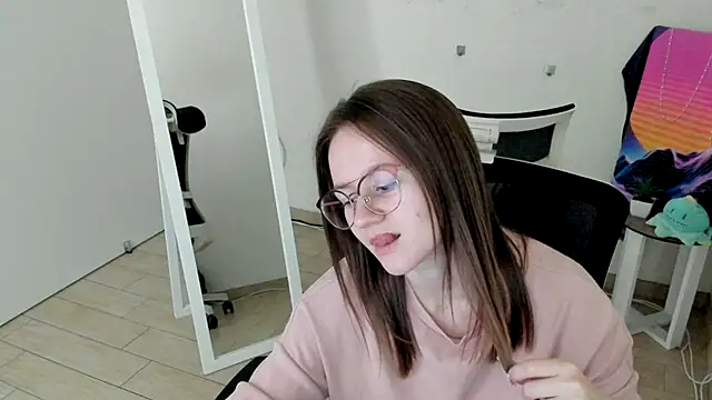 Catherine e online show from September 2025 06:30:01 PM