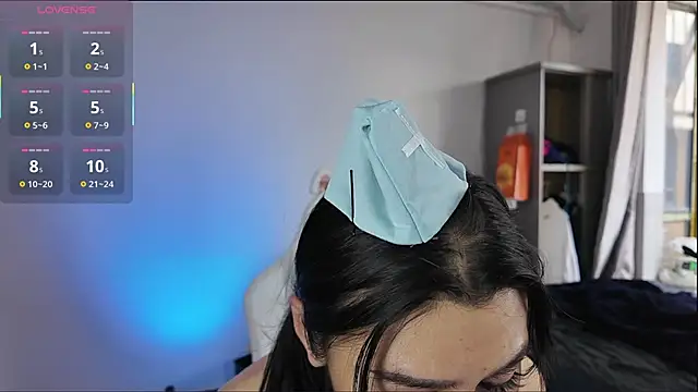 Rainbow-sweet online show from December 2025 07:17:01 AM