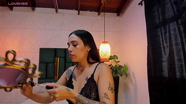 Danna williamss online show from October 2025 12:48:02 PM