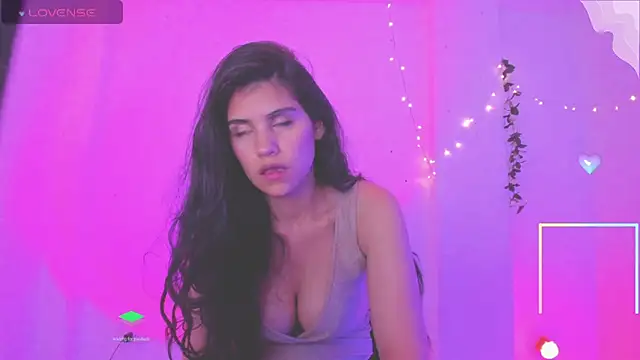 Gia Blair online show from May 2026 07:33:01 PM