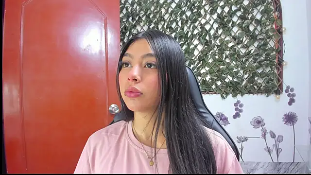 Sarahbrowm  online show from September 2025 05:51:02 PM