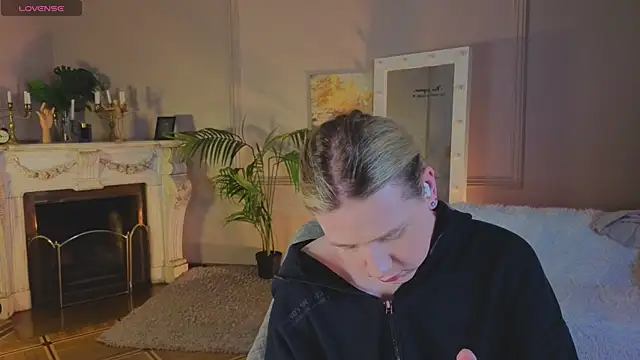 Jes Solar online show from October 2025 11:42:01 AM