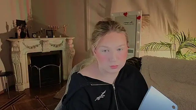 Jes Solar online show from March 2026 10:06:01 PM