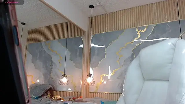 nei girl online show from February 2026 11:42:01 AM