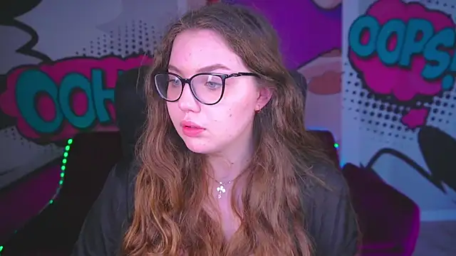 Snapshot of LuxSopphia chatting on September 2025 05:46:01 AM LuxSopphia online show from September 2025 05:46:01 AM