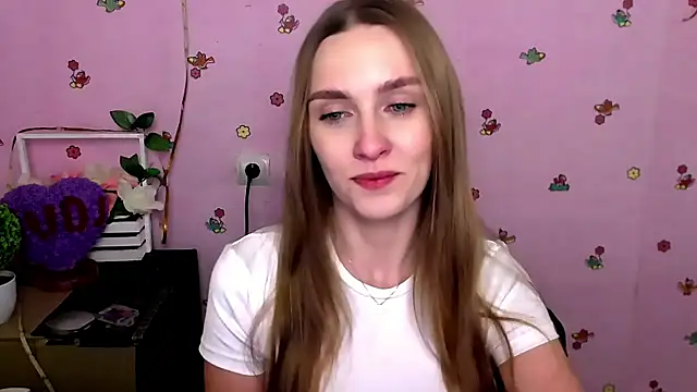 Snapshot of Doll_Angelina chatting on February 2026 11:40:01 AM Doll Angelina online show from February 2026 11:40:01 AM