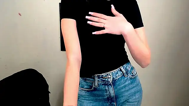 Doll Angelina online show from April 2026 06:02:02 AM