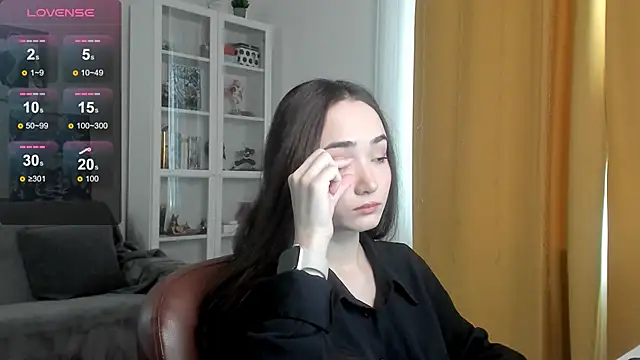 Lillllos online show from November 2025 04:34:02 AM