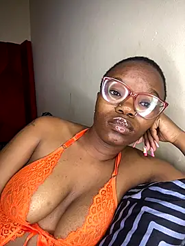 YummyMelanin117 online show from December 2025 04:02:01 PM