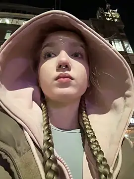 Snapshot of bambi_lu chatting on October 2025 04:30:01 PM bambi lu online show from October 2025 04:30:01 PM