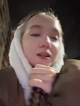 Snapshot of bambi_lu chatting on October 2025 05:04:02 PM bambi lu online show from October 2025 05:04:02 PM