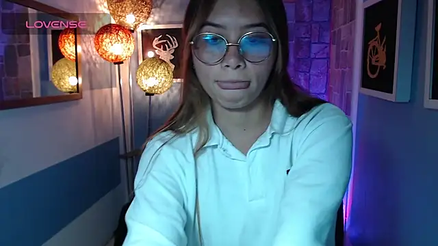 Fiorellaa delsd online show from October 2025 03:09:01 PM