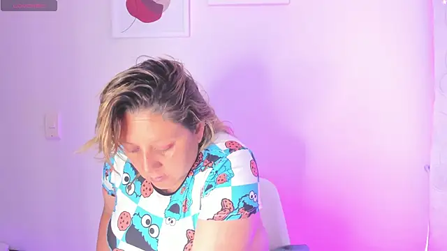 ariana cruz online show from September 2025 07:40:02 PM