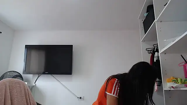 babygirlfree online show from April 2026 07:41:01 PM