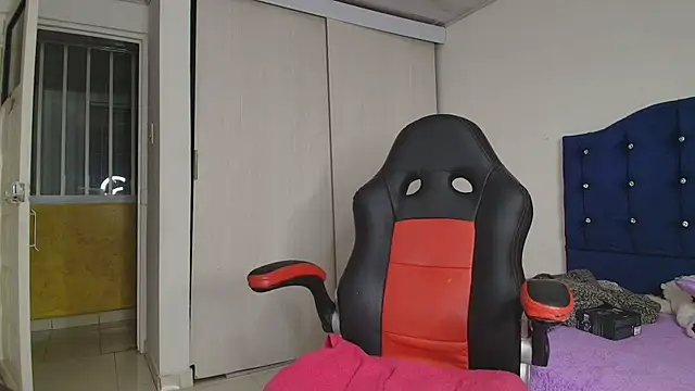 lovehotpink online show from October 2025 11:25:02 PM