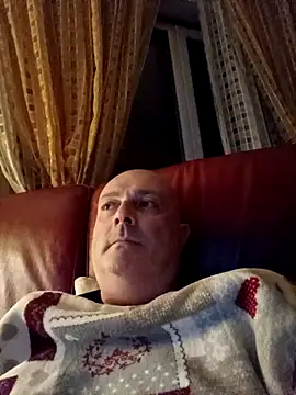 Snapshot of Alexis_Bull chatting on December 2025 12:04:02 AM Alexis Bull online show from December 2025 12:04:02 AM