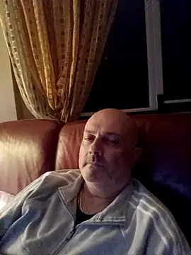 Snapshot of Alexis_Bull chatting on December 2025 10:41:02 PM Alexis Bull online show from December 2025 10:41:02 PM