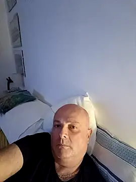 Snapshot of Alexis_Bull chatting on December 2025 12:37:02 AM Alexis Bull online show from December 2025 12:37:02 AM