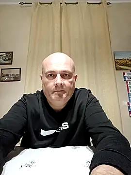 Snapshot of Alexis_Bull chatting on December 2025 10:39:01 PM Alexis Bull online show from December 2025 10:39:01 PM