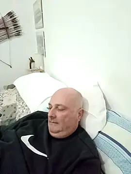 Snapshot of Alexis_Bull chatting on January 2026 09:20:02 PM Alexis Bull online show from January 2026 09:20:02 PM