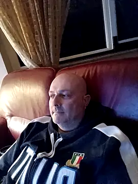 Snapshot of Alexis_Bull chatting on February 2026 10:49:01 PM Alexis Bull online show from February 2026 10:49:01 PM