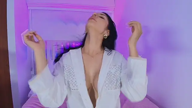 ArianaReynoldss online show from November 2025 10:10:02 PM