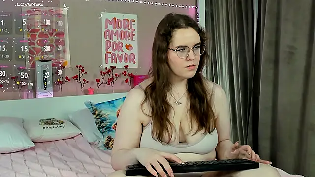 Snapshot of Kristy_na chatting on February 2026 02:05:01 AM Kristy na online show from February 2026 02:05:01 AM