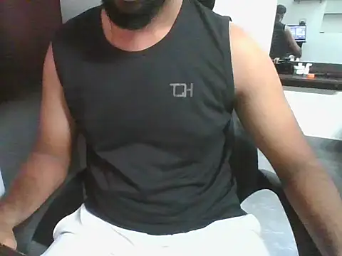 lovelyakash69 online show from December 2025 05:48:02 AM