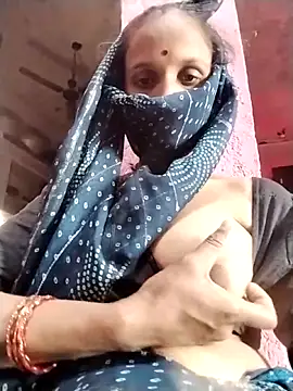 Snapshot of Soniy-Maax chatting on November 2025 08:03:02 AM Soniy-Maax online show from November 2025 08:03:02 AM