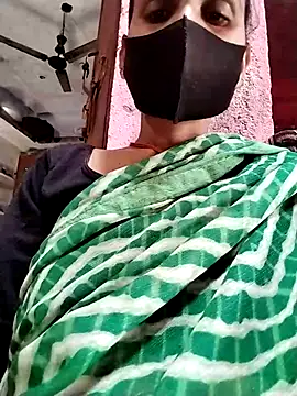 Snapshot of Soniy-Maax chatting on February 2026 08:45:01 AM Soniy-Maax online show from February 2026 08:45:01 AM