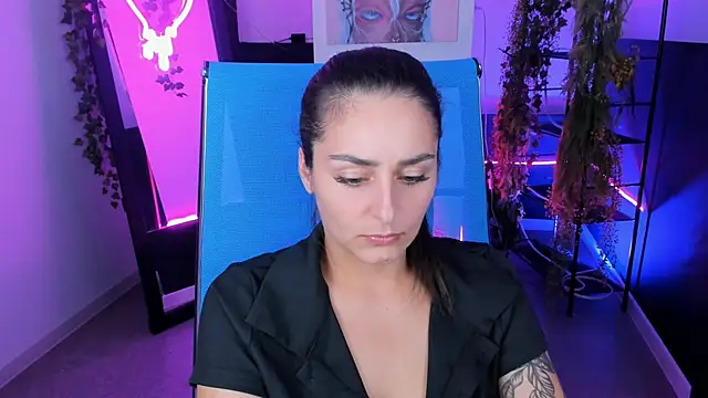 ValeriiMills online show from September 2025 03:01:01 PM