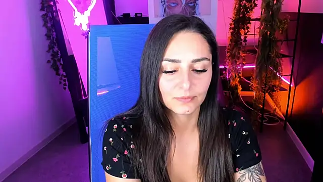 ValeriiMills online show from September 2025 03:01:01 PM