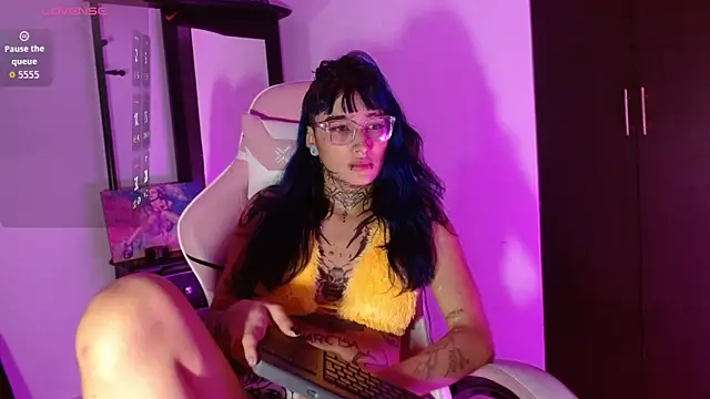 SharaRoss1 online show from November 2025 08:13:02 AM