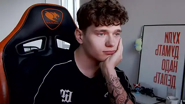 DanyDavis online show from October 2025 01:08:02 PM