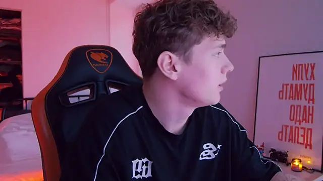 DanyDavis online show from October 2025 01:14:01 PM