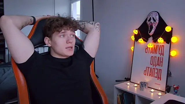 DanyDavis online show from October 2025 12:12:02 PM