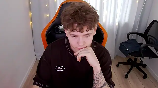 DanyDavis online show from April 2026 09:26:01 AM