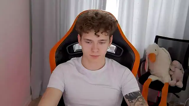 DanyDavis online show from April 2026 09:25:01 AM