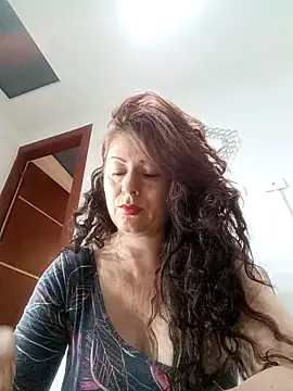 Snapshot of lunadicty chatting on September 2025 10:43:01 PM lunadicty online show from September 2025 10:43:01 PM