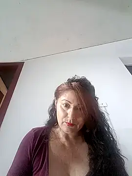 Snapshot of lunadicty chatting on October 2025 11:40:01 PM lunadicty online show from October 2025 11:40:01 PM