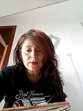 Snapshot of lunadicty chatting on November 2025 11:06:01 PM lunadicty online show from November 2025 11:06:01 PM