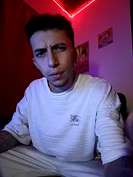 Chris  Jones online show from October 2025 04:31:02 AM