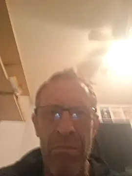 moasslicker online show from November 2025 02:50:02 AM