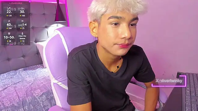 OliverTwinky online show from September 2025 05:07:01 AM